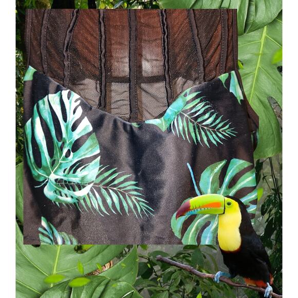 Women's One Piece Swimsuit Size L - Picture 3 of 6